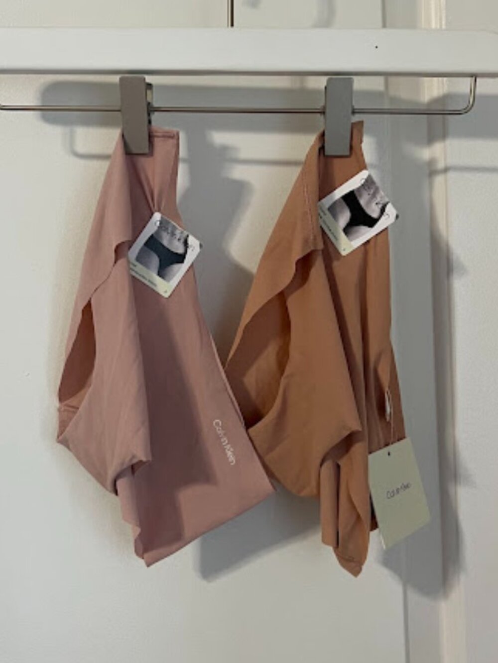 2 PAIRS Calvin Klein Hipster Invisible Microfiber Stretch Underwear - Size Small